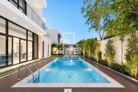 Villa de 4 dormitorios en District One, UAE No. 221444