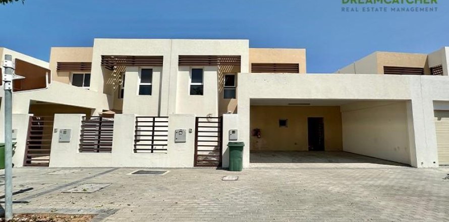 Таунхаус с 3 спальнями в Mina Al Arab, ОАЭ №75409