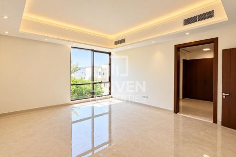 Villa de 5 dormitorios en Al Barsha 2, UAE No. 223296 21