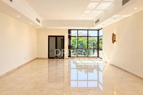 Villa de 5 dormitorios en Al Barsha 2, UAE No. 223296 24
