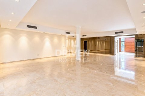 Villa de 5 dormitorios en Al Barsha 2, UAE No. 223296 27