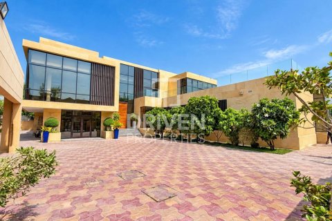 Villa de 5 dormitorios en Al Barsha 2, UAE No. 223296