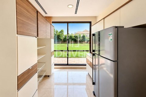 Villa de 5 dormitorios en Al Barsha 2, UAE No. 223296 15