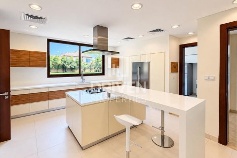 Villa de 5 dormitorios en Al Barsha 2, UAE No. 223296 14