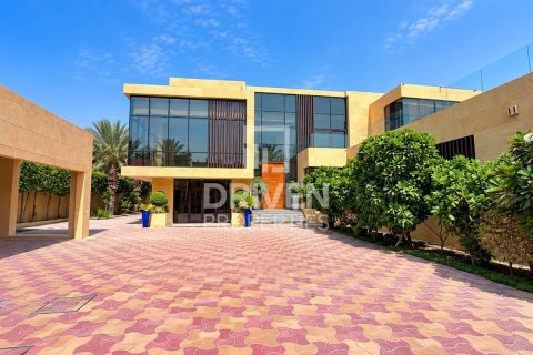 Villa de 5 dormitorios en Al Barsha 2, UAE No. 223296 3