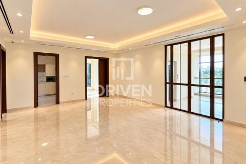Villa de 5 dormitorios en Al Barsha 2, UAE No. 223296 17