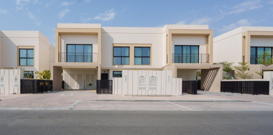 3 bedrooms Townhouse on the Yas Island, UAE No. 213053
