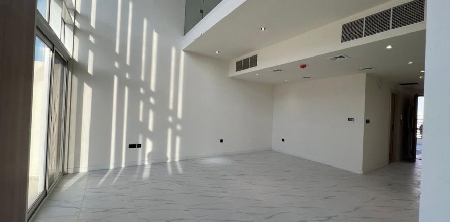 Villa de 4 chambres à Dubai, UAE No. 205716