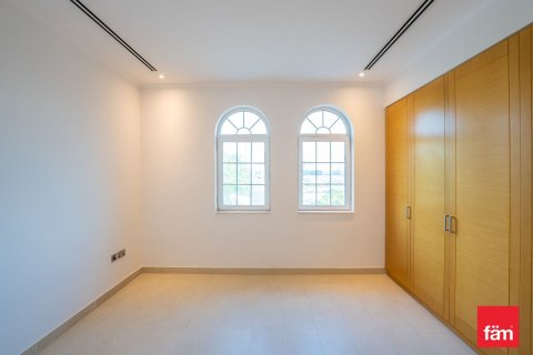 4 bedrooms Villa in Dubai, UAE No. 226960 12