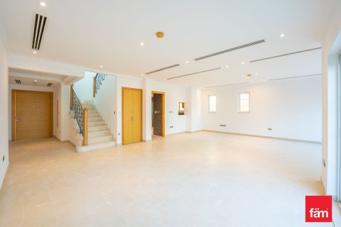 4 bedrooms Villa in Dubai, UAE No. 226960 4