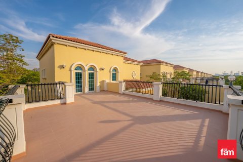 4 bedrooms Villa in Dubai, UAE No. 226960