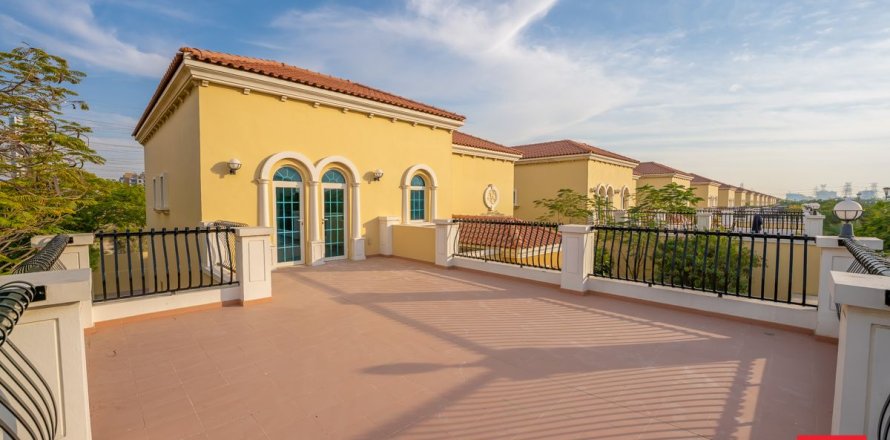 4 bedrooms Villa in Dubai, UAE No. 226960