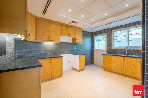 4 bedrooms Villa in Dubai, UAE No. 226960 20