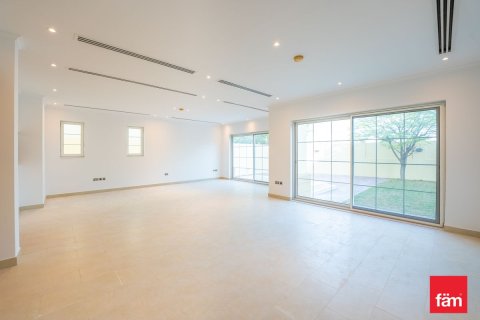 4 bedrooms Villa in Dubai, UAE No. 226960 7