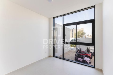 Villa de 4 dormitorios en EMAAR South, UAE No. 214981 9