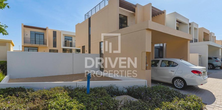 Villa de 4 dormitorios en EMAAR South, UAE No. 214981