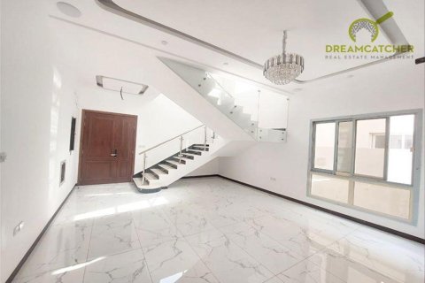Villa de 4 chambres à Al Yasmeen, UAE No. 20248 5