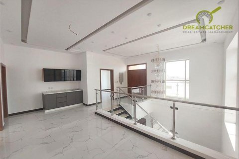 Villa de 4 chambres à Al Yasmeen, UAE No. 20248 10