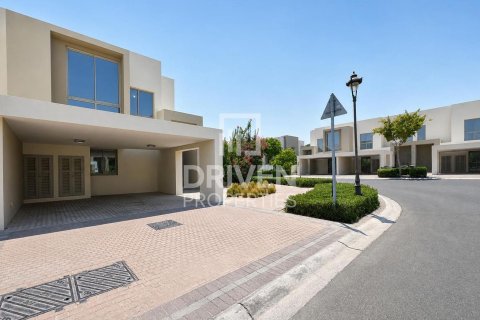 Вилла с 4 спальнями в Reem Community, ОАЭ №211421 24