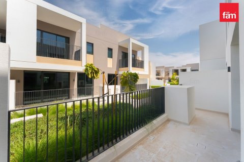 3 bedrooms Villa in Dubai, UAE No. 213325