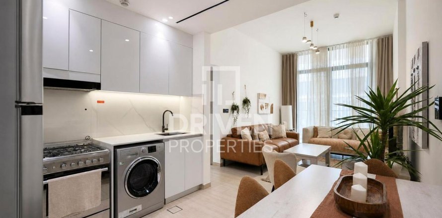 Apartment de 2 dormitorios en District 12, UAE No. 199939