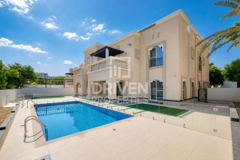 Вилла с 6 спальнями в Dubai Silicon Oasis, ОАЭ №218697
