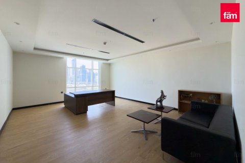 368.9m² Office in Dubai, UAE No. 135621 3