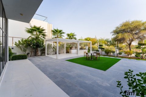 6 bedrooms Villa in Dubai, UAE No. 215679