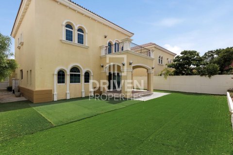 3 bedrooms Villa in Jumeirah Park, UAE No. 212579
