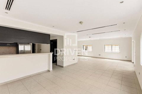 3 bedrooms Villa in Jumeirah Park, UAE No. 212579 5