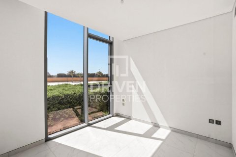 Appartement de 2 chambres à District One, UAE No. 225348 8