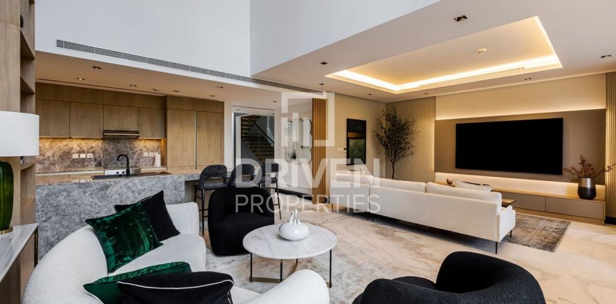 Villa de 3 dormitorios en Jumeirah Bay Island, UAE No. 214190