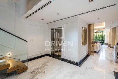 Villa de 3 dormitorios en Jumeirah Bay Island, UAE No. 214190 17