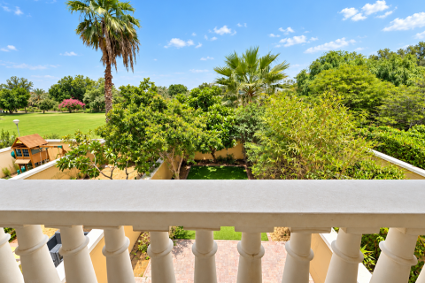 Townhouse de 2 dormitorios en Jumeirah Village Triangle, UAE No. 208757