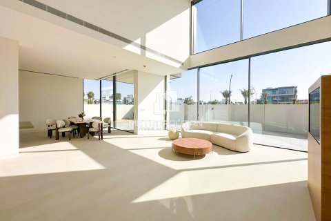 Villa de 5 dormitorios en Nad Al Sheba 1, UAE No. 129183 3
