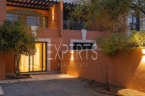 Villa de 5 dormitorios en Abu Dhabi, UAE No. 224173