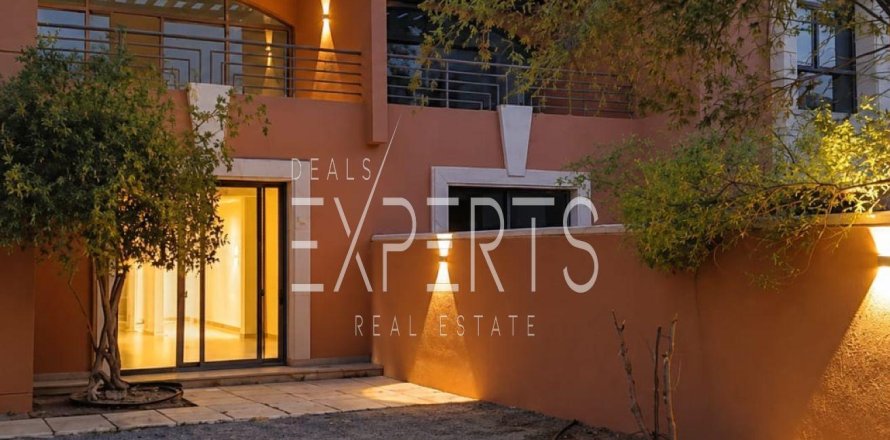 Villa de 5 dormitorios en Abu Dhabi, UAE No. 224173