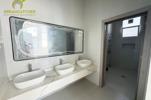 Вилла с 5 спальнями в Эль-Кусаидат, ОАЭ №74808 21