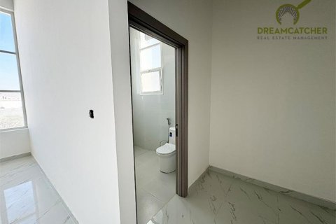 Вилла с 5 спальнями в Эль-Кусаидат, ОАЭ №74808 11