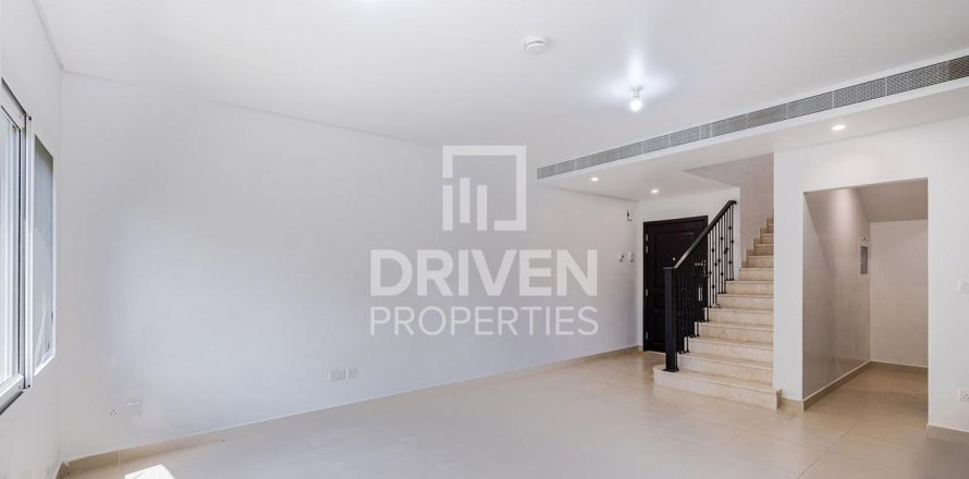 Villa de 3 dormitorios en Casa Dora, UAE No. 218298