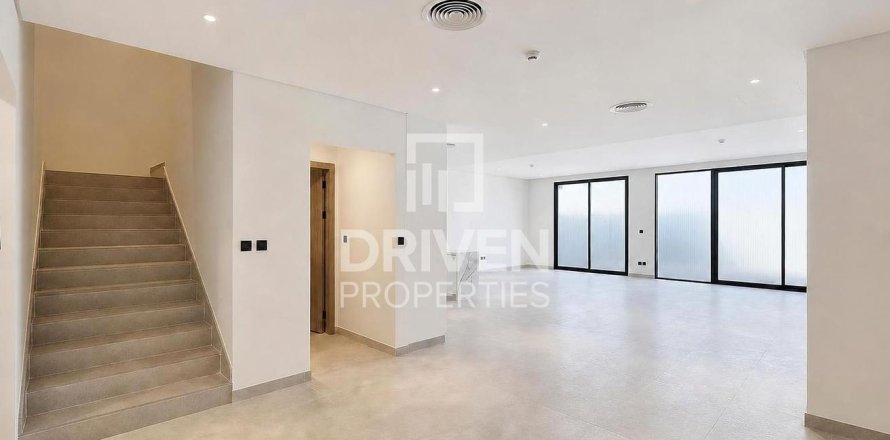 3 bedrooms Townhouse in Dubai, UAE No. 221310