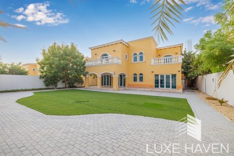 5 bedrooms Villa in Legacy, UAE No. 9669