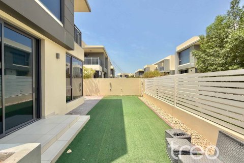 Villa de 4 chambres à Dubai Hills Estate, UAE No. 220827 4
