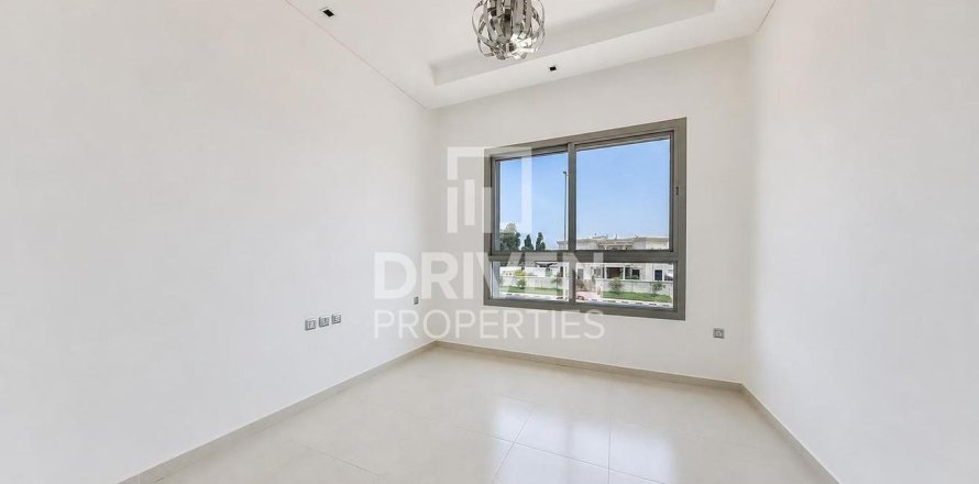 Apartment de 2 dormitorios en Umm Al Sheif, UAE No. 193681