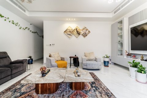 3 bedrooms Townhouse in Dubai, UAE No. 220277 4