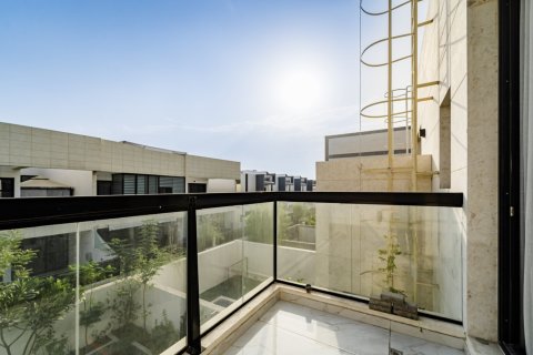 3 bedrooms Townhouse in Dubai, UAE No. 220277 9
