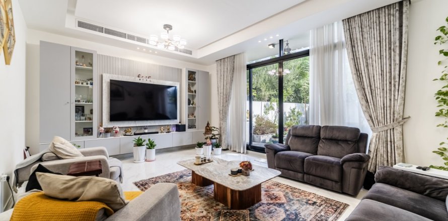 3 bedrooms Townhouse in Dubai, UAE No. 220277