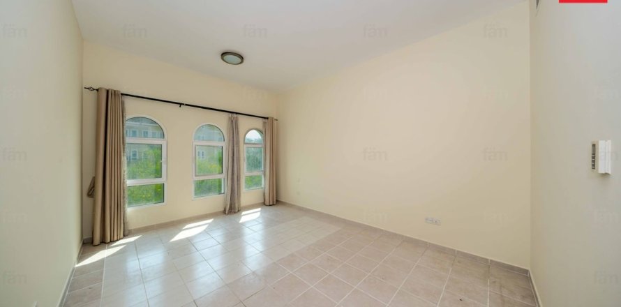 Apartment de 2 dormitorios en Jebel Ali, UAE No. 223663