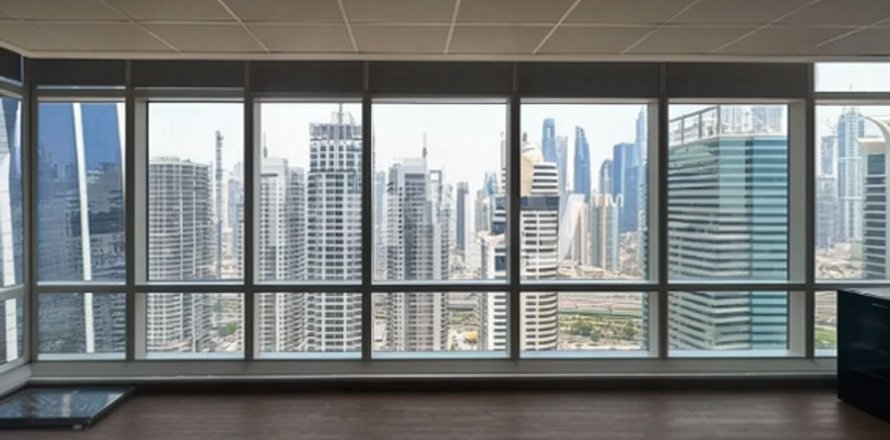 120m² Office in Dubai, UAE No. 200152