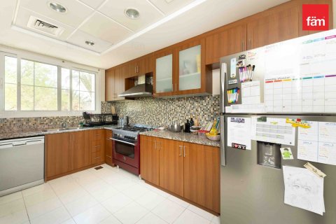 3 bedrooms Villa in Dubai, UAE No. 160659 4